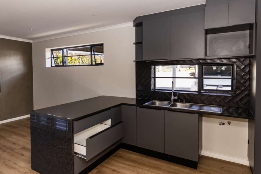 1 Bedroom Property for Sale in Charlo Eastern Cape